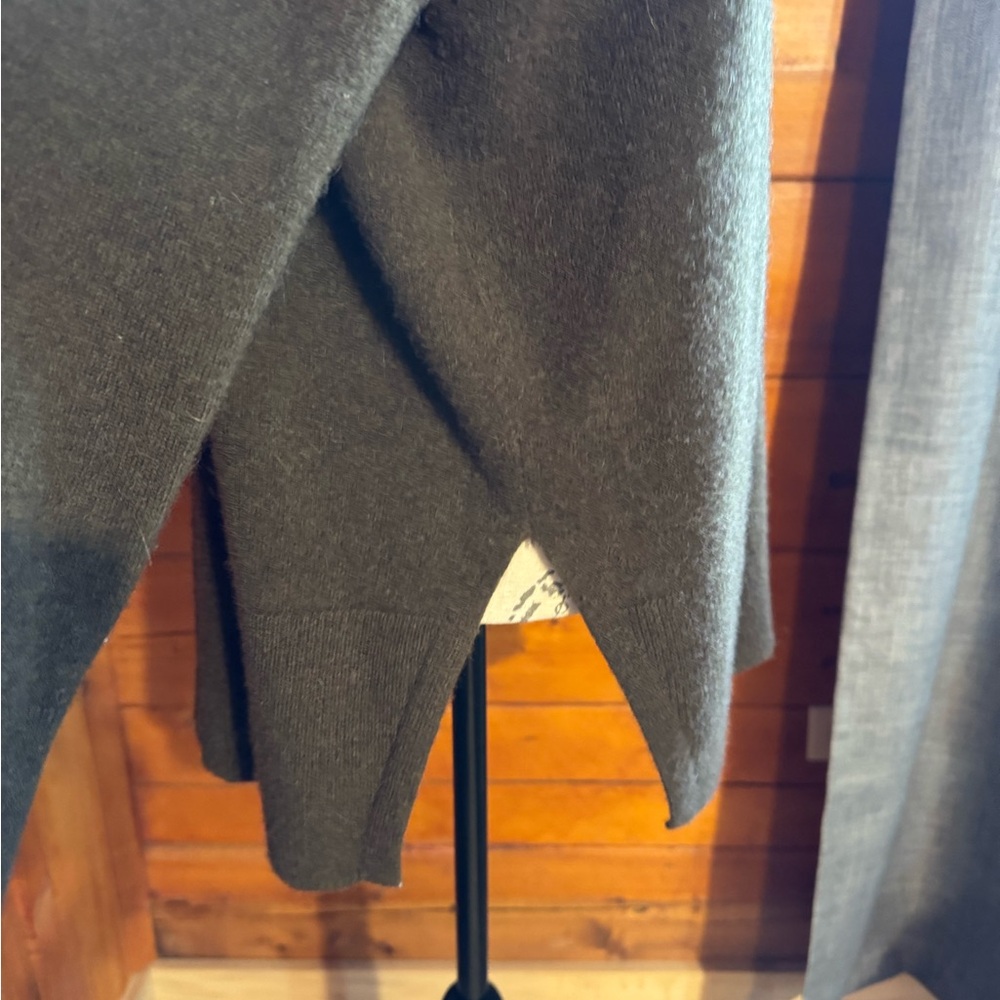 Nordstrom signature cashmere sweater - Picture 3 of 4